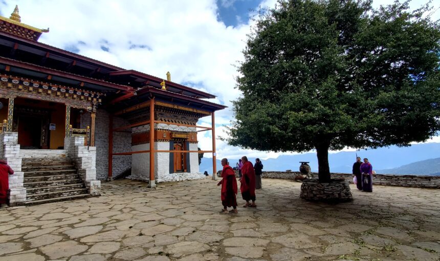 Bhutan Mountains & Valleys